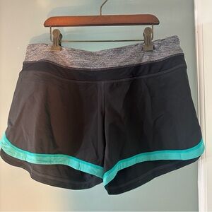 Lululemon Groovy run Shorts - black w teal trim